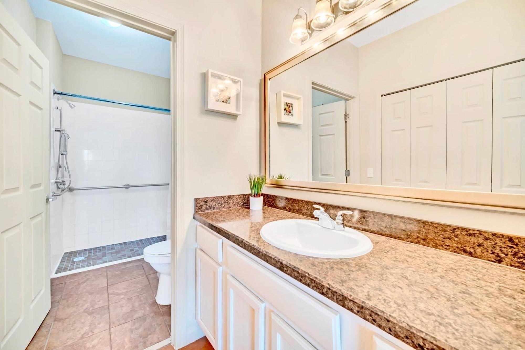 Spacious 2Br Condo With Pool & Hot Tub, Near Disney! ออร์ลันโด ภายนอก รูปภาพ