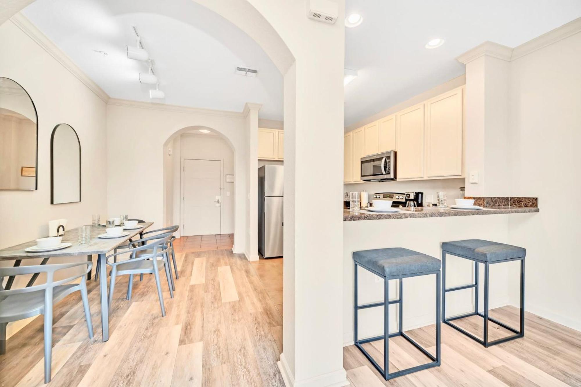 Spacious 2Br Condo With Pool & Hot Tub, Near Disney! ออร์ลันโด ภายนอก รูปภาพ